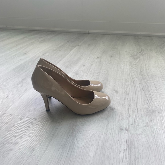 Nude heels - Picture 3 of 3